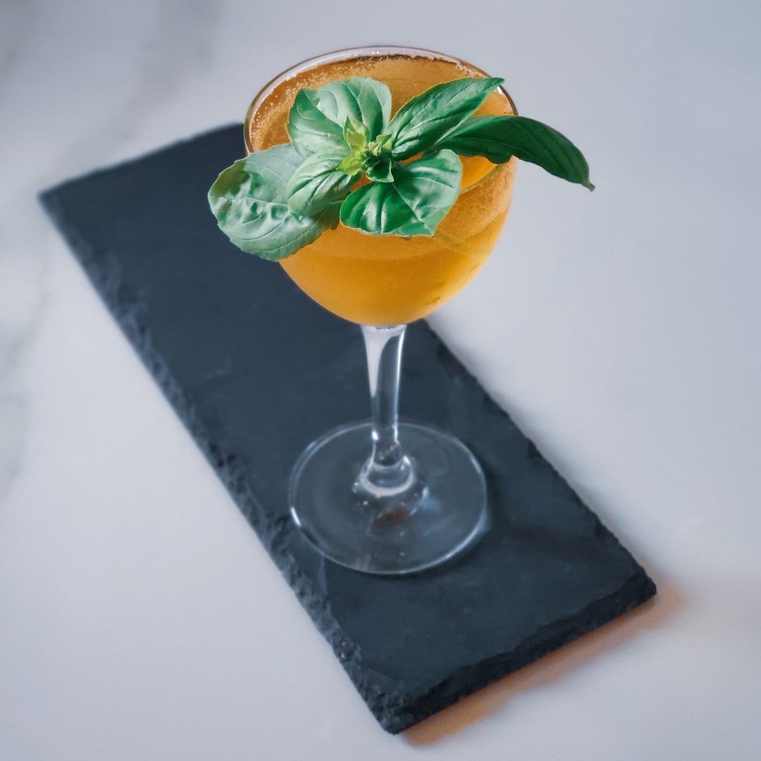 Blueberry Basil Bubbles – Split Rock Distilling